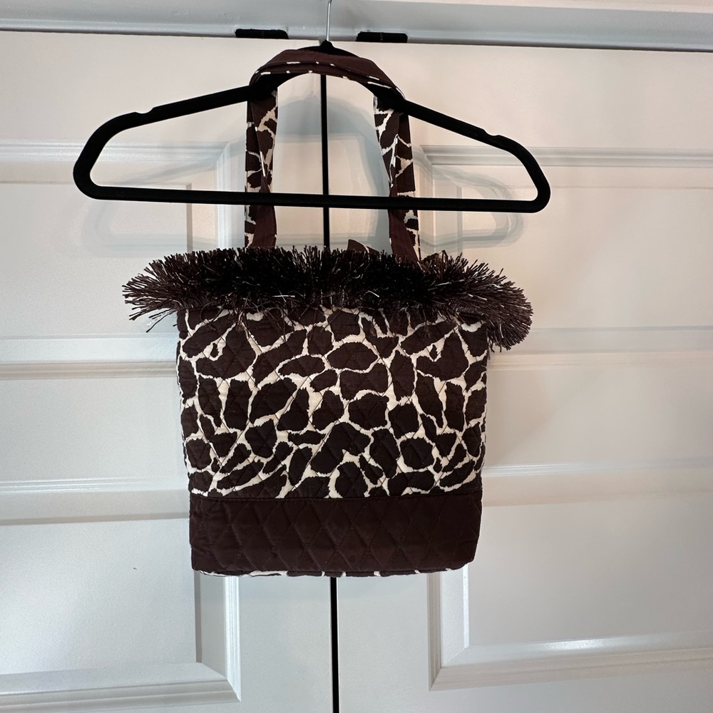 BRAND NEW QUILTED TOTE IN BROWN & CREAM GIRAFFE PRINT & BEAUTIFUL FRINGE